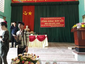Buổi xin lỗi công khai ông Hàn Đức Long đươc thực hiện tại UBND xã Phúc Sơn, huyện Tân Yên, tỉnh Bắc Giang có đông đảo phóng viên báo chí và người dân tham dự