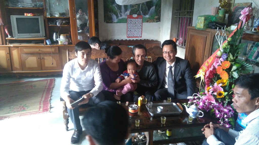 Sáng hôm 21/12/2016 luật sư Ngô Ngọc Trai về thăm và chúc mừng ông Hàn Đức Long được trả tự do sau 11 năm đi tù oan.